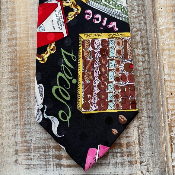 Nicole Miller "Vices" “Vice” Necktie Dated 1990 - Hand Sewn 100% Silk Tie - Picture 6 of 14